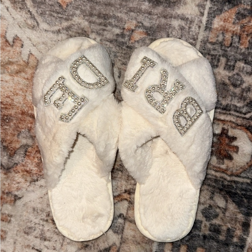 Bride Slippers Sz 7-8